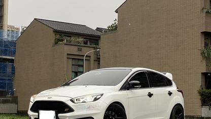 2013 Ford 福特 Focus 5d