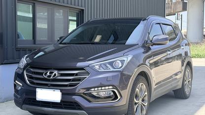 2017 Hyundai 現代 Santa fe