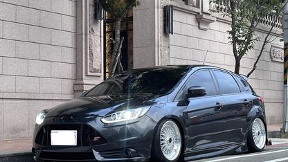 2013 Ford 福特 Focus 5d