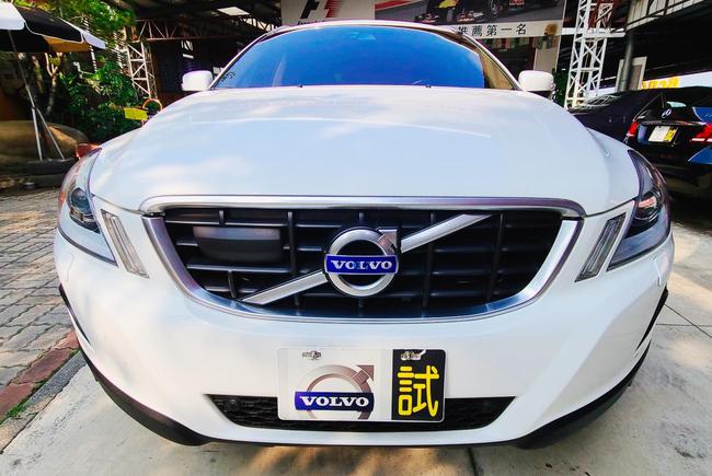 Volvo Xc60 D5 豪華版 1代 10年中古車 二手車 45萬 中台灣法拍車歡迎以看新車的標準來鑑駕abc好車網