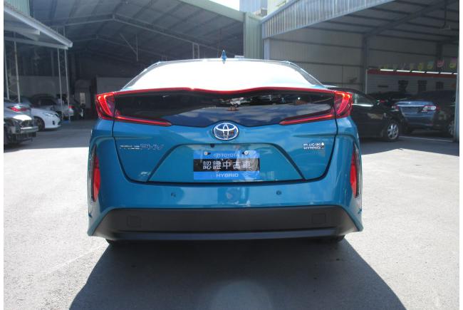 Toyota Prius Phv 1 8 中古車 二手車 106 8萬 Toyota和航春日所abc好車網